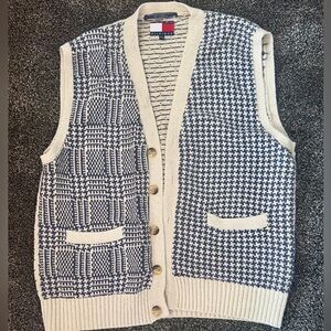 ❌SOLD❌ Tommy Hilfiger Gingham Sweater Vest